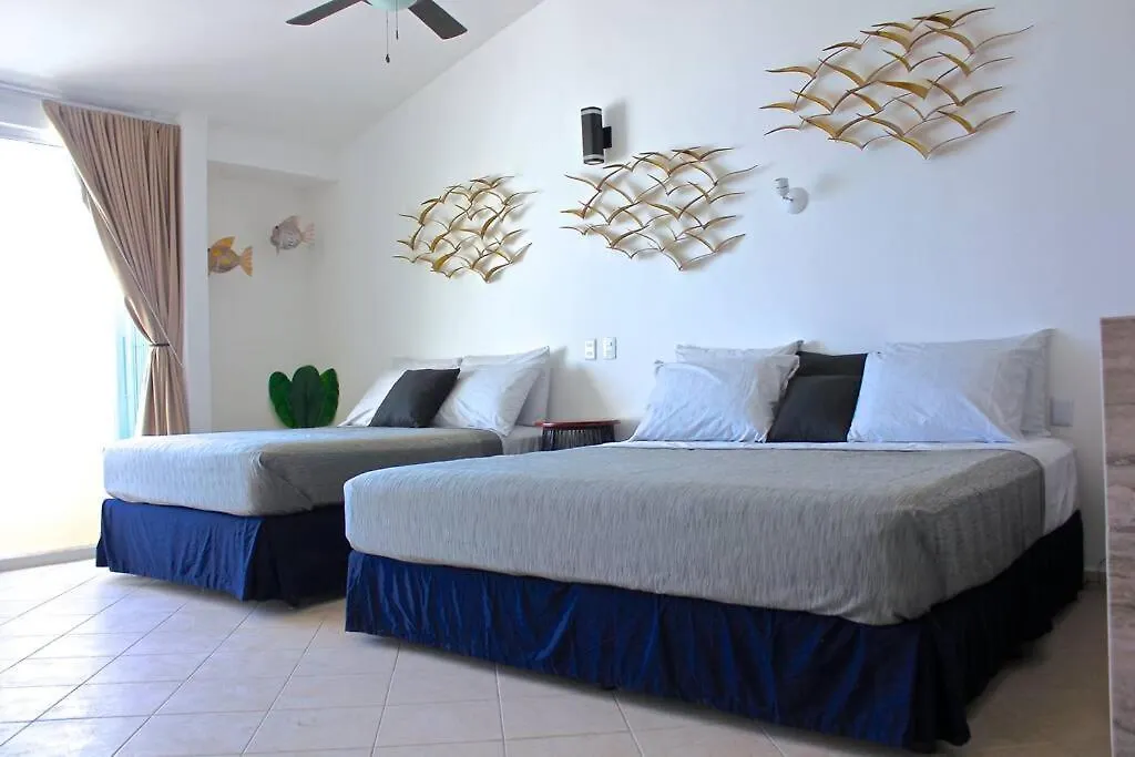 Beachfront Ph+Roof Garden, Ocean & Lagoon Views Apartment