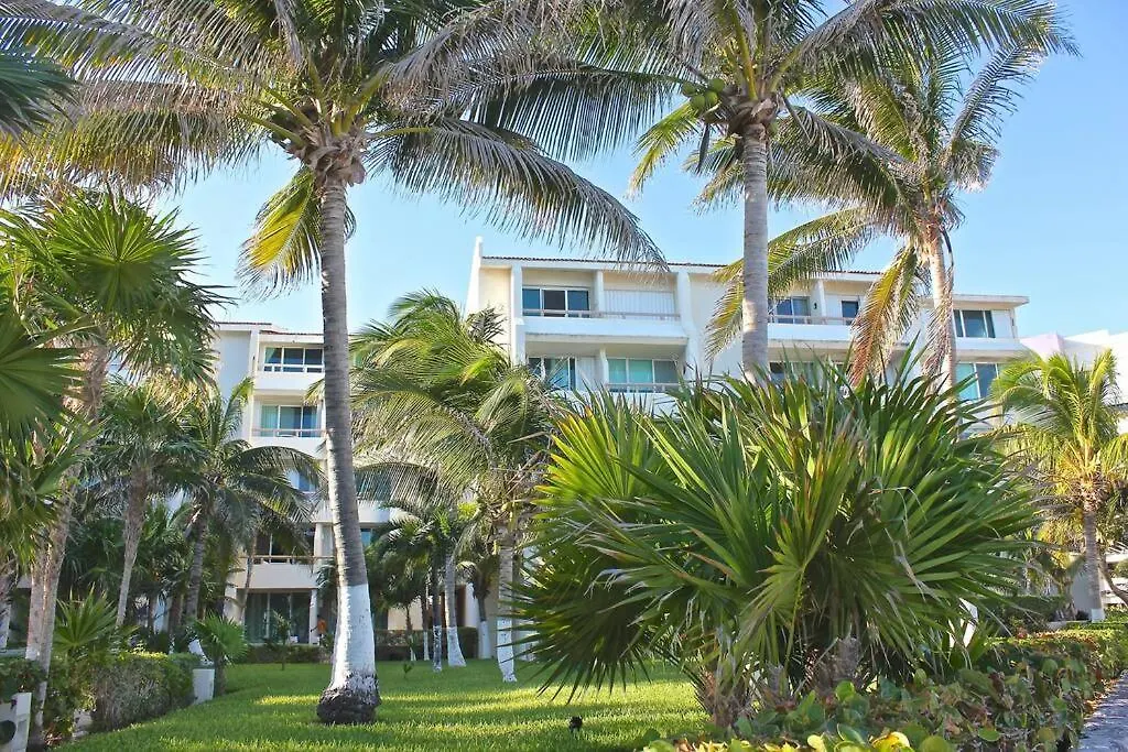 Beachfront Ph+Roof Garden, Ocean & Lagoon Views Apartment Cancun