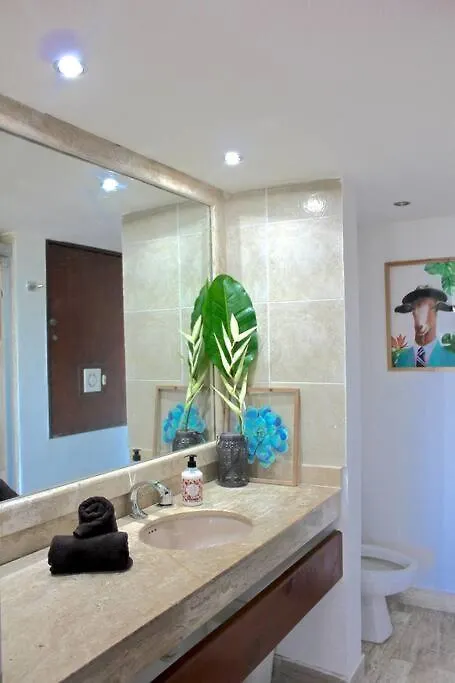 Beachfront Ph+Roof Garden, Ocean & Lagoon Views Apartment